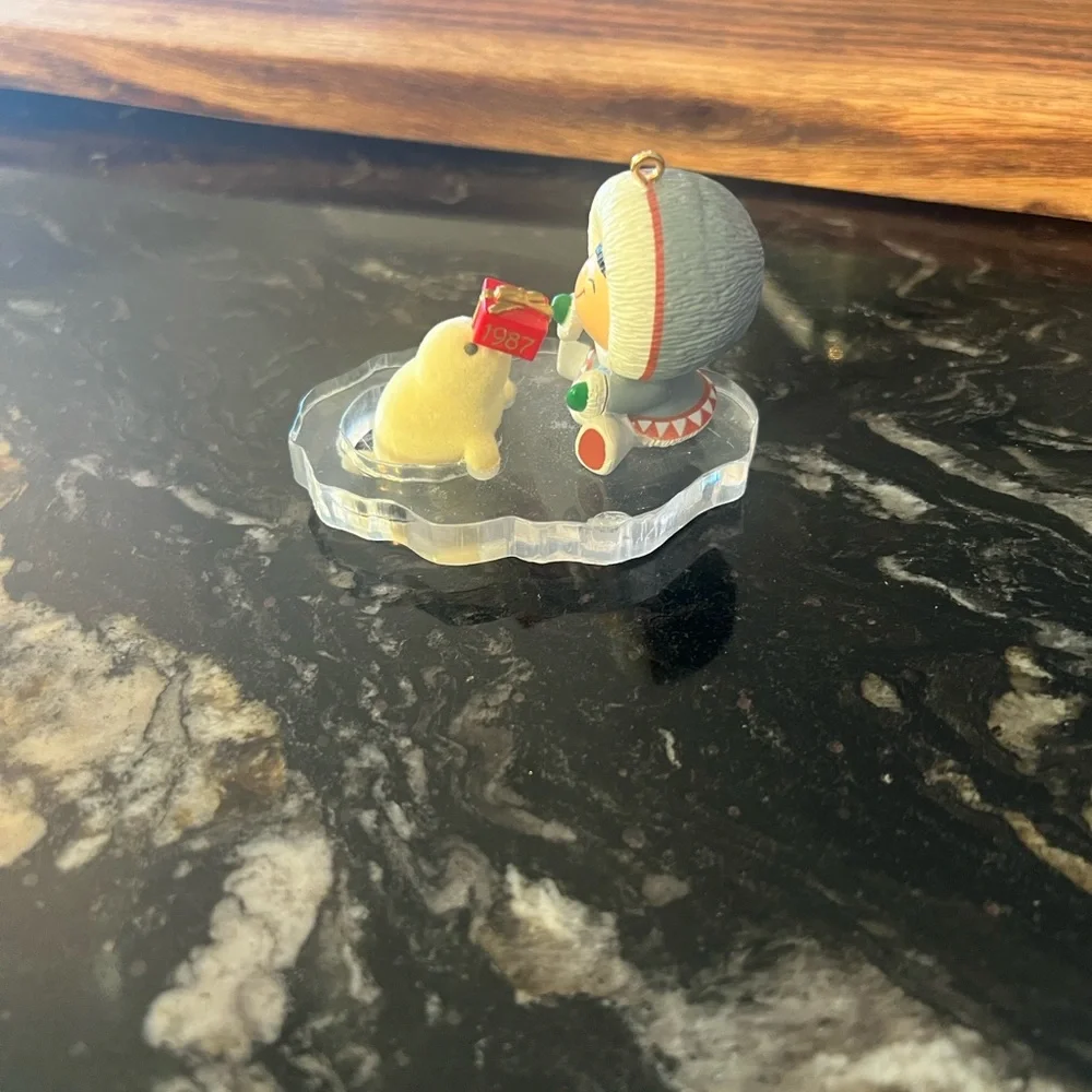 Hallmark Holiday 1987 Frosty Friends Ornament #8 Eskimo and Seal First Edition